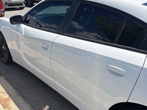 Used 2019 Dodge Charger SXT RWD image 11