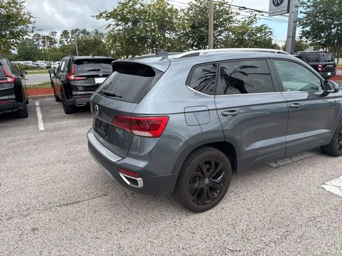 Certified 2023 Volkswagen Taos SE w/ Black Wheel Package FWD image 19