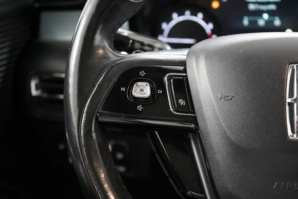 Used 2020 Lincoln Corsair AWD image 11