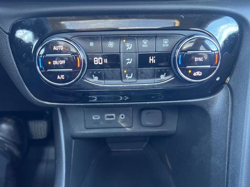 Used 2023 Buick Encore GX Essence w/ Experience Buick Package image 17