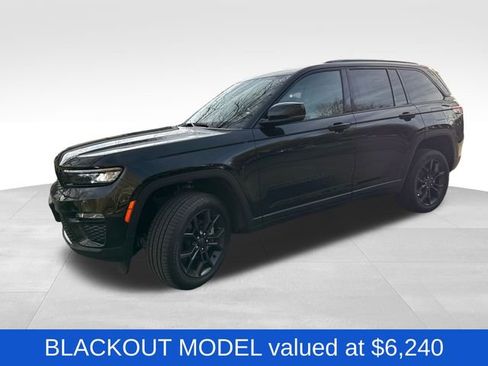 New 2025 Jeep Grand Cherokee Limited AWD/4WD image 3