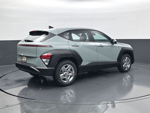New 2026 Hyundai Kona SE image 5