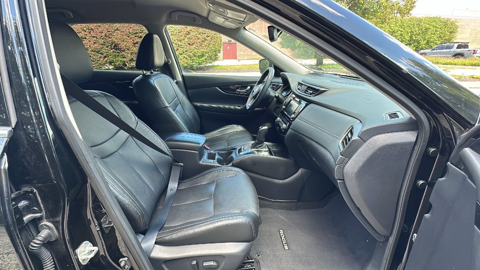 Used 2019 Nissan Rogue SL AWD/4WD image 24