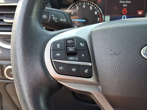 Used 2023 Ford Explorer XLT w/ Equipment Group 202A AWD/4WD image 23