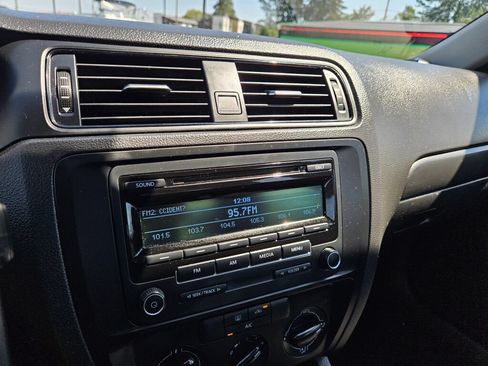 Used 2015 Volkswagen Jetta S w/ Welcome Package FWD image 19