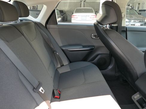 Used 2025 Kia K4 FWD image 22