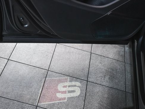 Used 2022 Audi SQ8 Premium Plus w/ Executive Package image 18