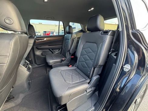 Used 2024 Volkswagen Atlas SE image 10