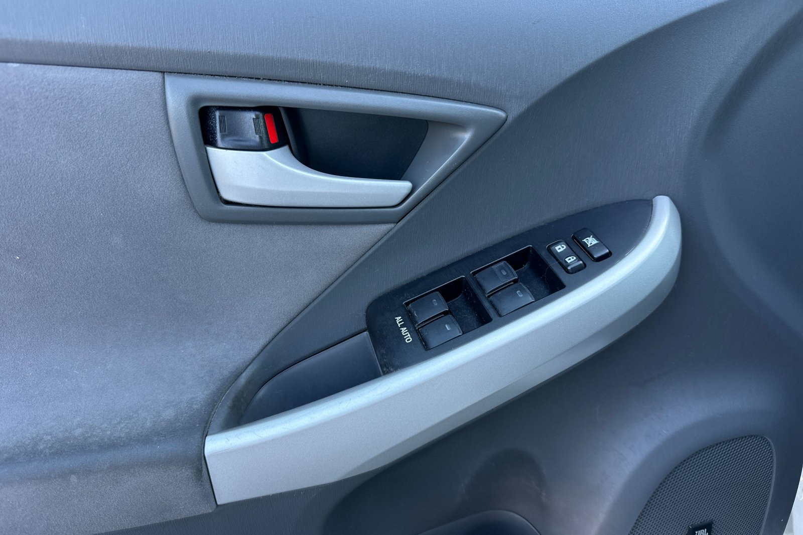 Used 2011 Toyota Prius Three w/ Navigation Pkg FWD image 11