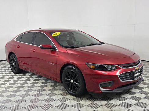 Used 2016 Chevrolet Malibu LT image 3