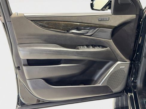 Used 2019 Cadillac Escalade Platinum image 13