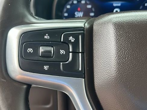 Used 2024 Chevrolet Suburban LT image 16