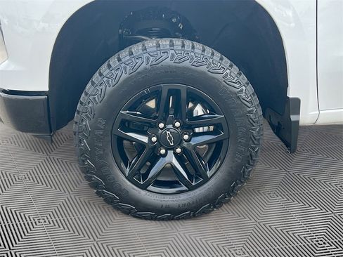Used 2025 Chevrolet Silverado 1500 Custom Trail Boss image 28