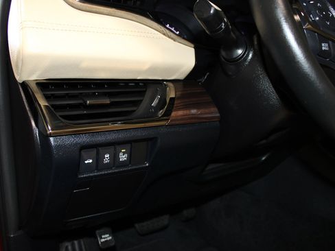 Used 2014 Toyota Avalon XLE Touring FWD image 22