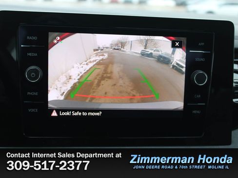 Used 2025 Volkswagen Jetta SE w/ Sunroof Package image 22