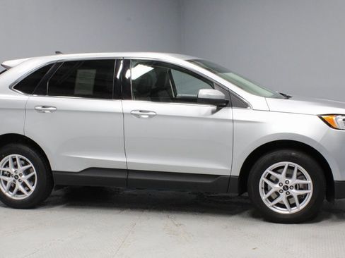 Certified 2024 Ford Edge SEL image 12