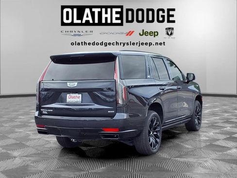 Used 2024 Cadillac Escalade Sport w/ LPO, ONYX Package AWD/4WD image 33