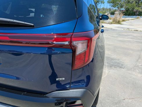 Certified 2025 Kia Seltos EX AWD/4WD image 11