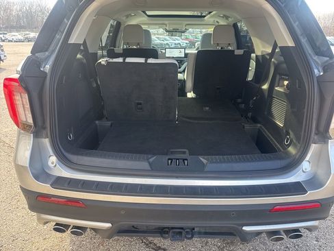 Used 2025 Ford Explorer Platinum w/ Ultimate Package image 19