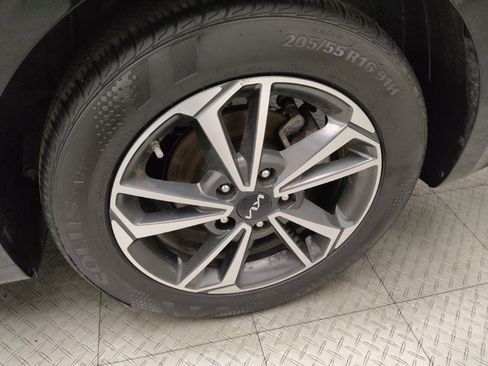 Used 2023 Kia Forte LXS w/ LXS Technology Package image 31