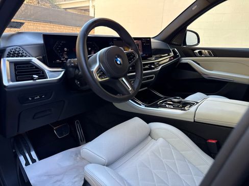 Certified 2025 BMW X5 M60i image 11