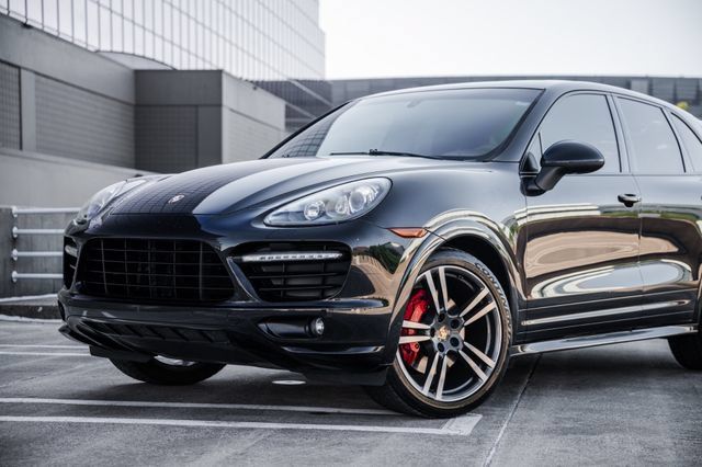 Used 2014 Porsche Cayenne GTS AWD/4WD image 36