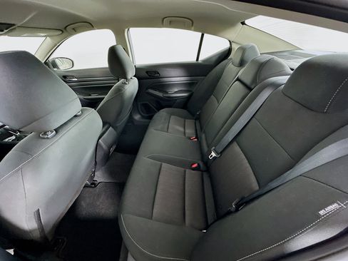 Used 2025 Nissan Altima 2.5 SV image 25