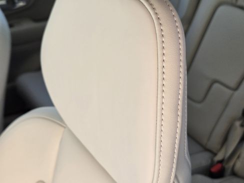 New 2026 Volvo XC90 B6 Ultra image 18