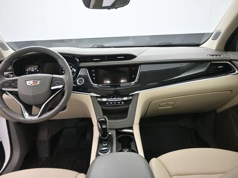 Used 2021 Cadillac XT6 Premium Luxury image 24