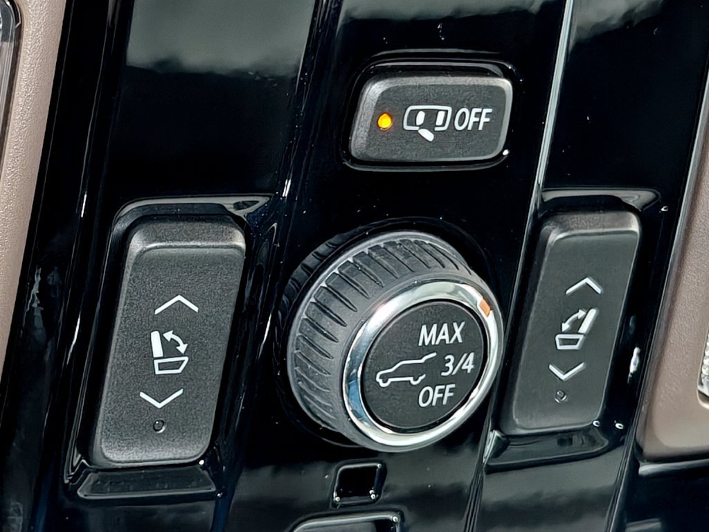 Used 2026 GMC Yukon Denali w/ Advanced Technology Package AWD/4WD image 12