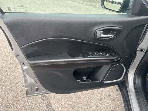 Used 2020 Jeep Compass Latitude image 10