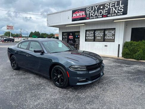 Used 2016 Dodge Charger SXT w/ Navigation & Travel Group RWD image 6