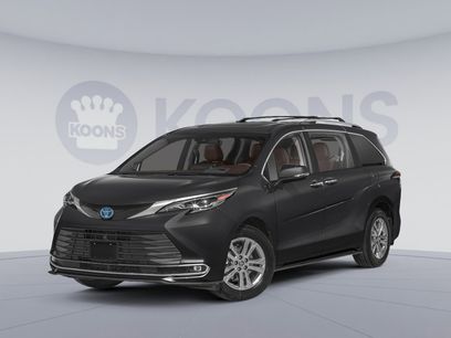 New 2025 Toyota Sienna Platinum