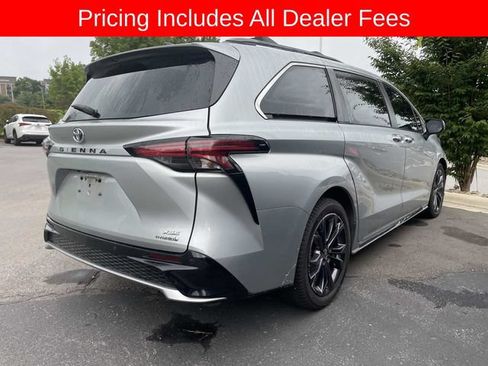 Used 2021 Toyota Sienna XSE w/ XSE Plus Package FWD image 8