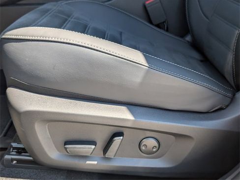 New 2025 Mitsubishi Outlander SE image 13