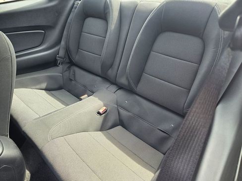 Used 2017 Ford Mustang Coupe image 9