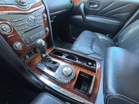 Used 2017 INFINITI QX80 4WD w/ Deluxe Technology Package image 14