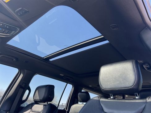 Used 2023 Jeep Wagoneer Series II image 11