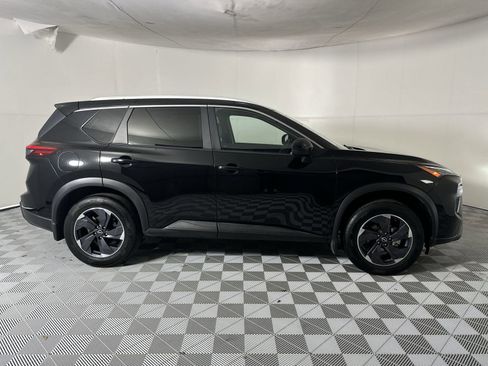 Certified 2024 Nissan Rogue SV w/ SV Premium Package FWD image 9