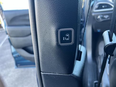 Used 2023 Chrysler Pacifica Touring-L w/ S Appearance Package image 39