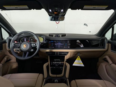 New 2026 Porsche Cayenne image 21