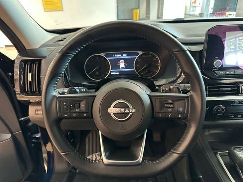 Used 2025 Nissan Pathfinder SV AWD/4WD image 29