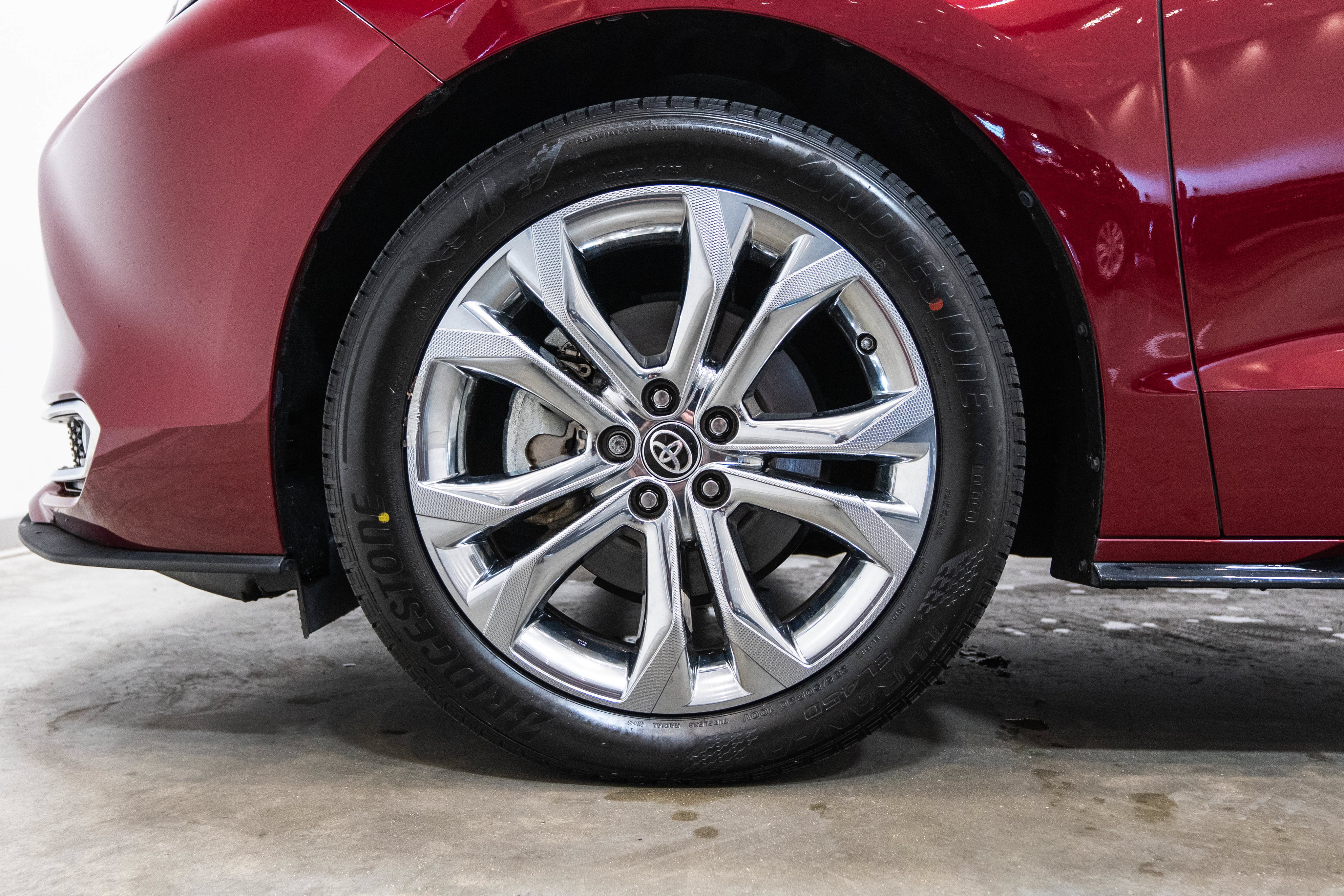 Used 2023 Toyota Sienna Platinum FWD image 11