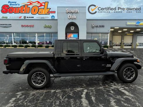 Certified 2020 Jeep Gladiator Overland AWD/4WD image 2