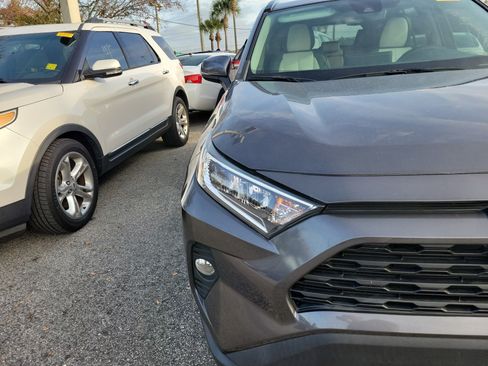 Used 2021 Toyota RAV4 XLE image 6