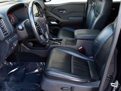 Used 2022 Nissan Frontier PRO-4X w/ Pro-4X Premium Package image 12