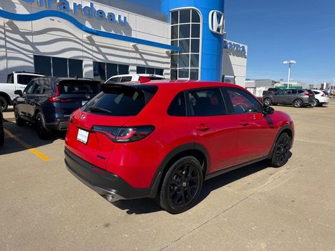 Used 2024 Honda HR-V Sport image 2