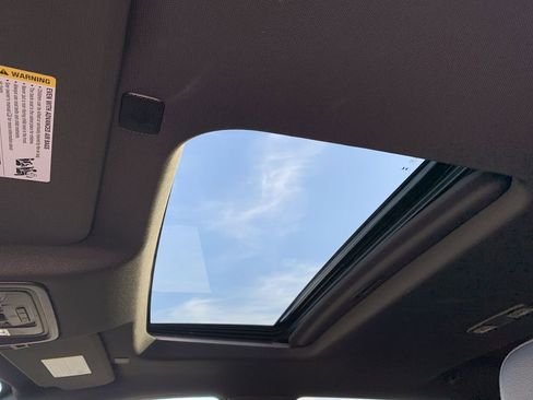 Used 2024 GMC Sierra 1500 AT4 w/ Technology Package image 31