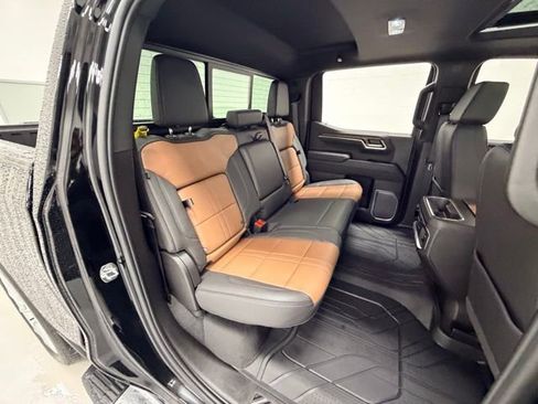 Certified 2026 Chevrolet Silverado 1500 High Country w/ High Country Premium Package AWD/4WD image 30