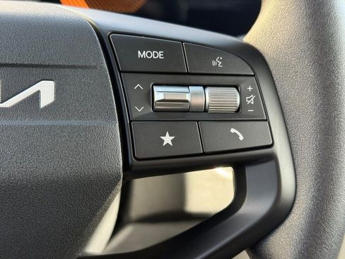 New 2025 Kia K4 LXS image 9